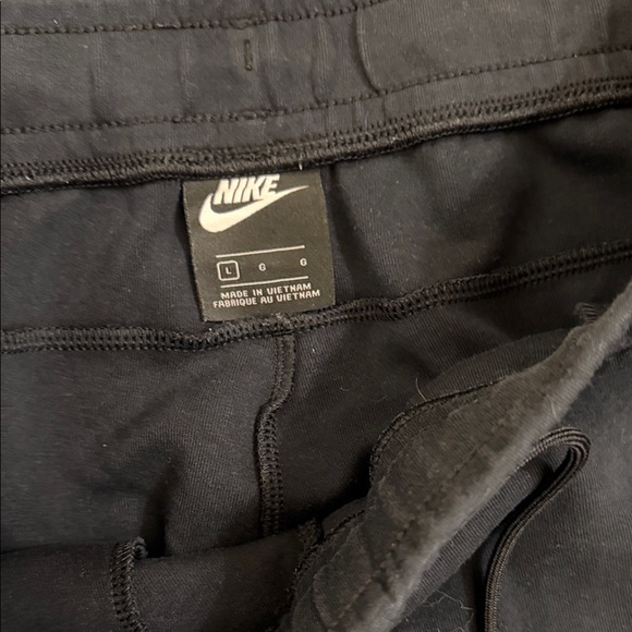 Nike Men's Black Jogger Pants - Picture 3 of 4